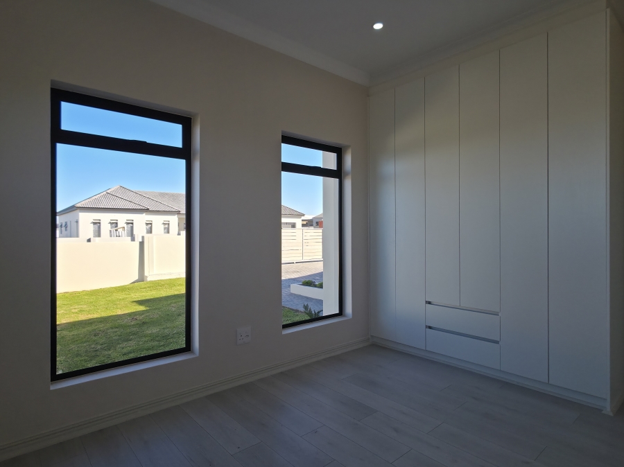 4 Bedroom Property for Sale in Fountains Estate Eastern Cape